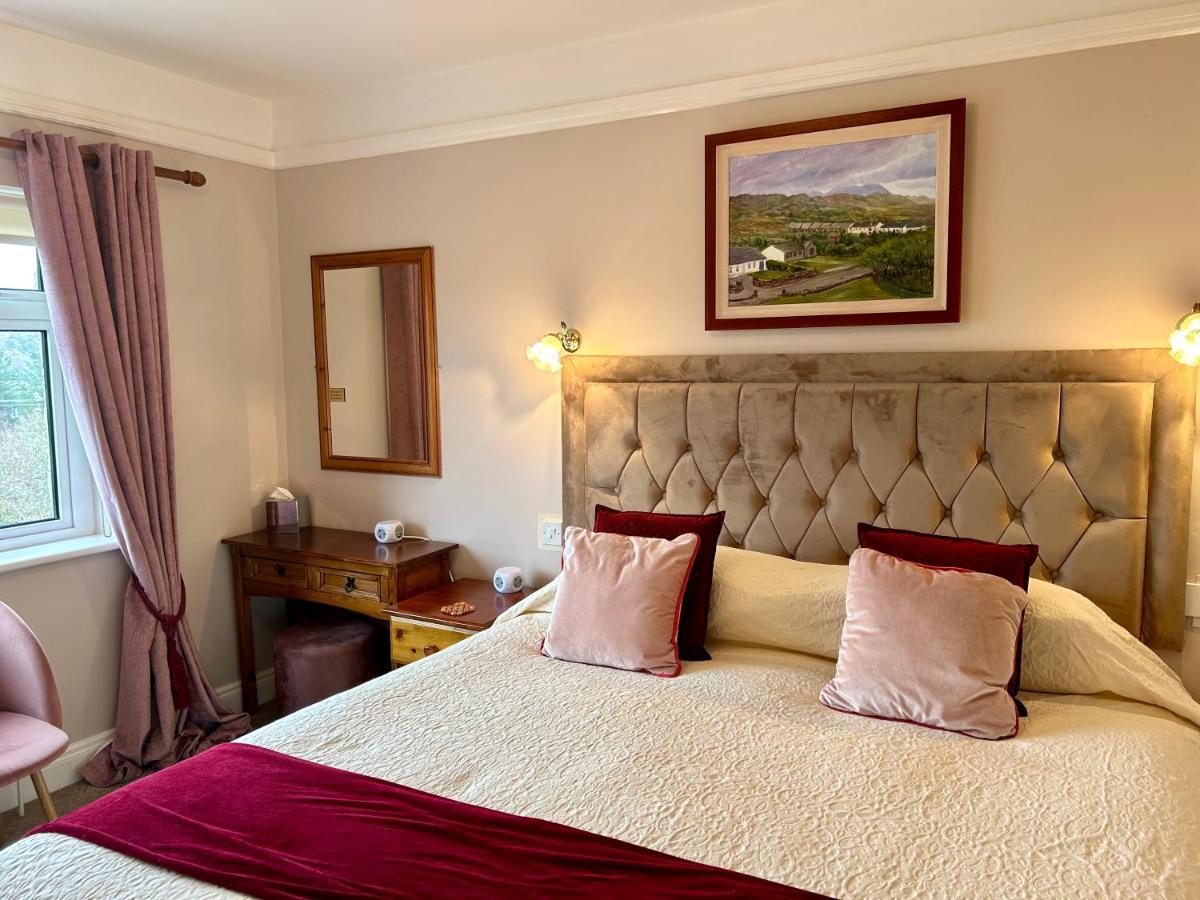 Buttermilk Lodge Guest Accommodation คลิฟเดน ภายนอก รูปภาพ
