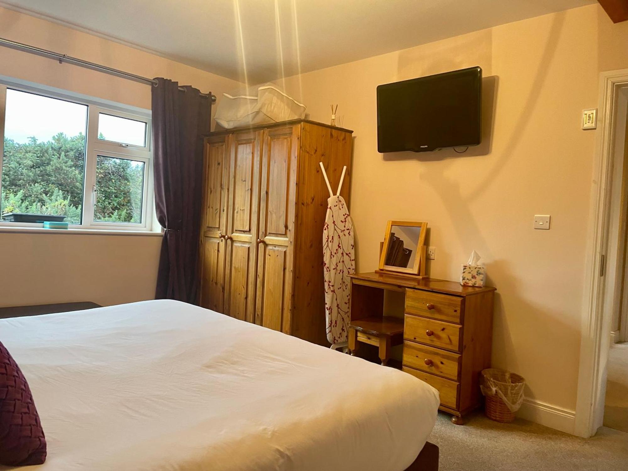 Buttermilk Lodge Guest Accommodation คลิฟเดน ภายนอก รูปภาพ